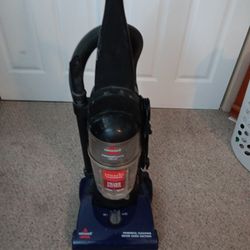 BISSELL POWERFORCE HELIX VACUUM 