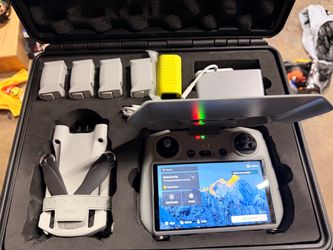 DJI Mini 3 Pro LIKE NEW   Drone with RC Controller and Case