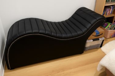 ESTHI Bed | Lounge Chair