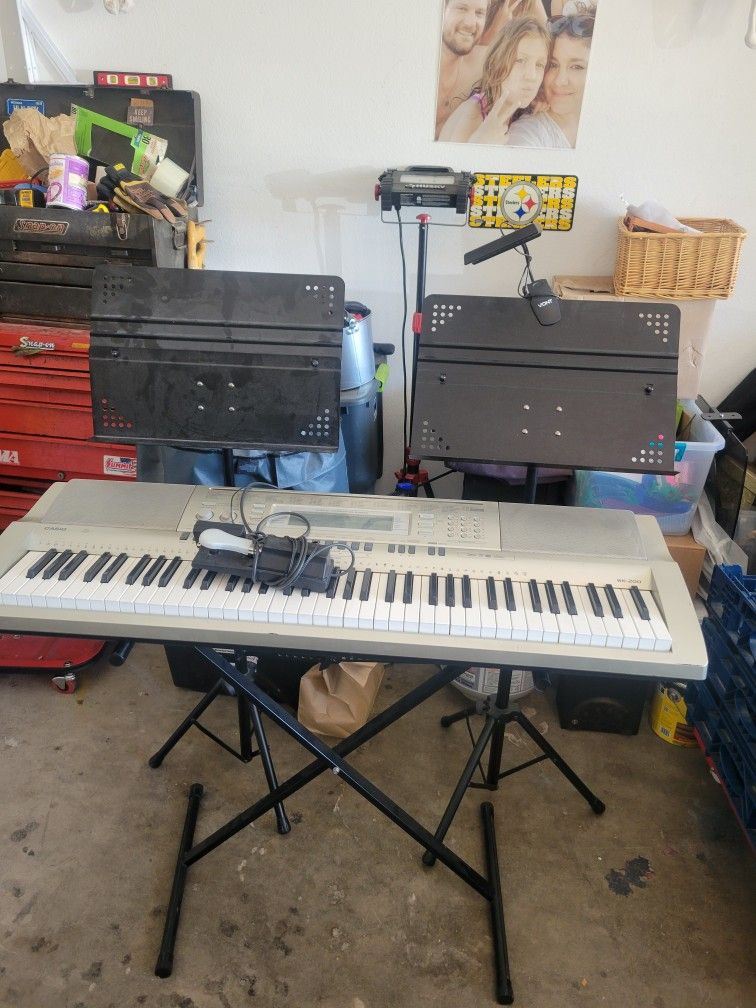 Keyboard Stands With 2 Music Stands