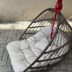 Egg chair