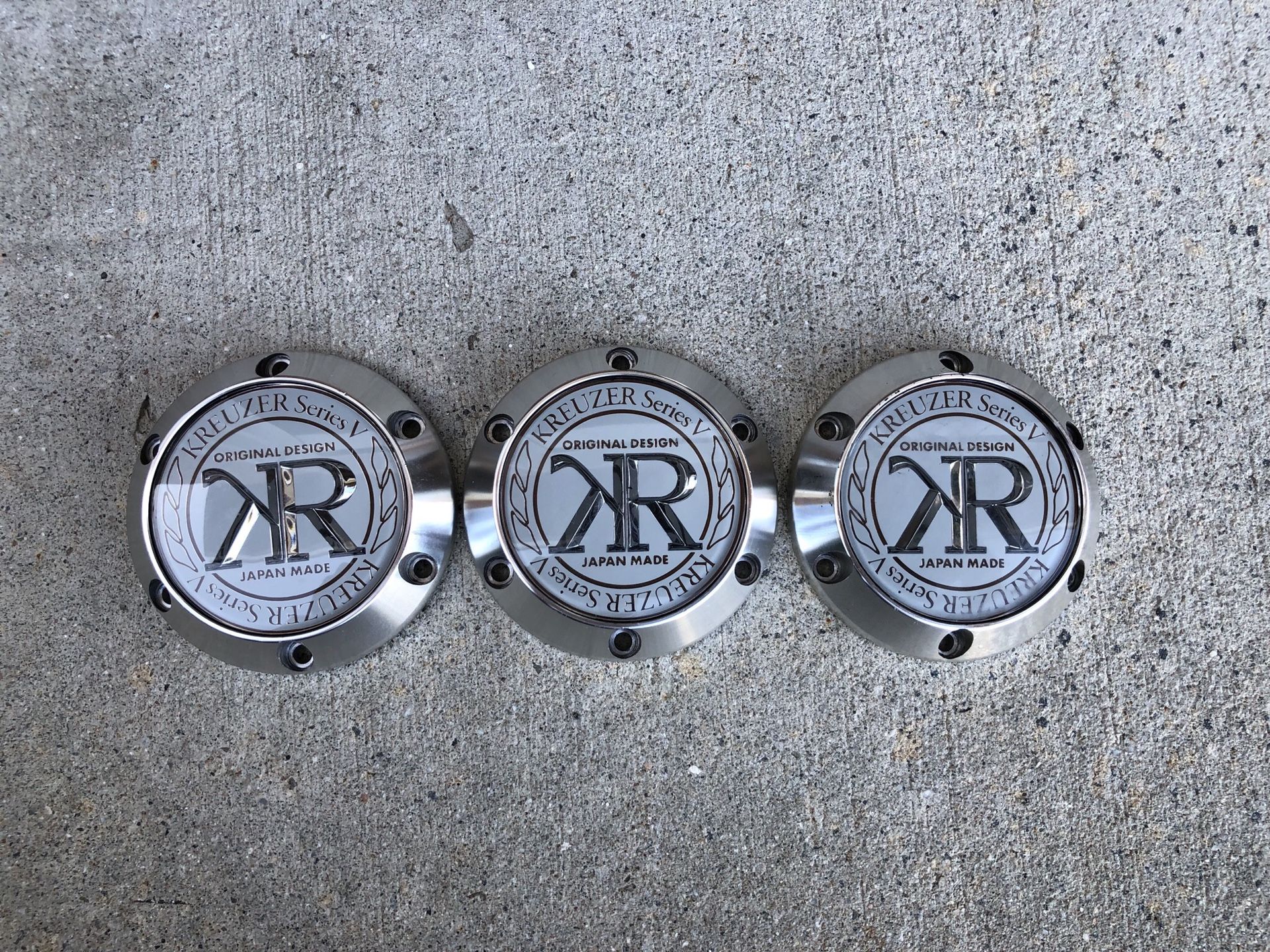 Yokohama ADVAN Kreuzer Series V, Center Caps made in Japan