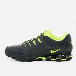 Nike Reax 8 TR Mens Cross Trainer Sneakers