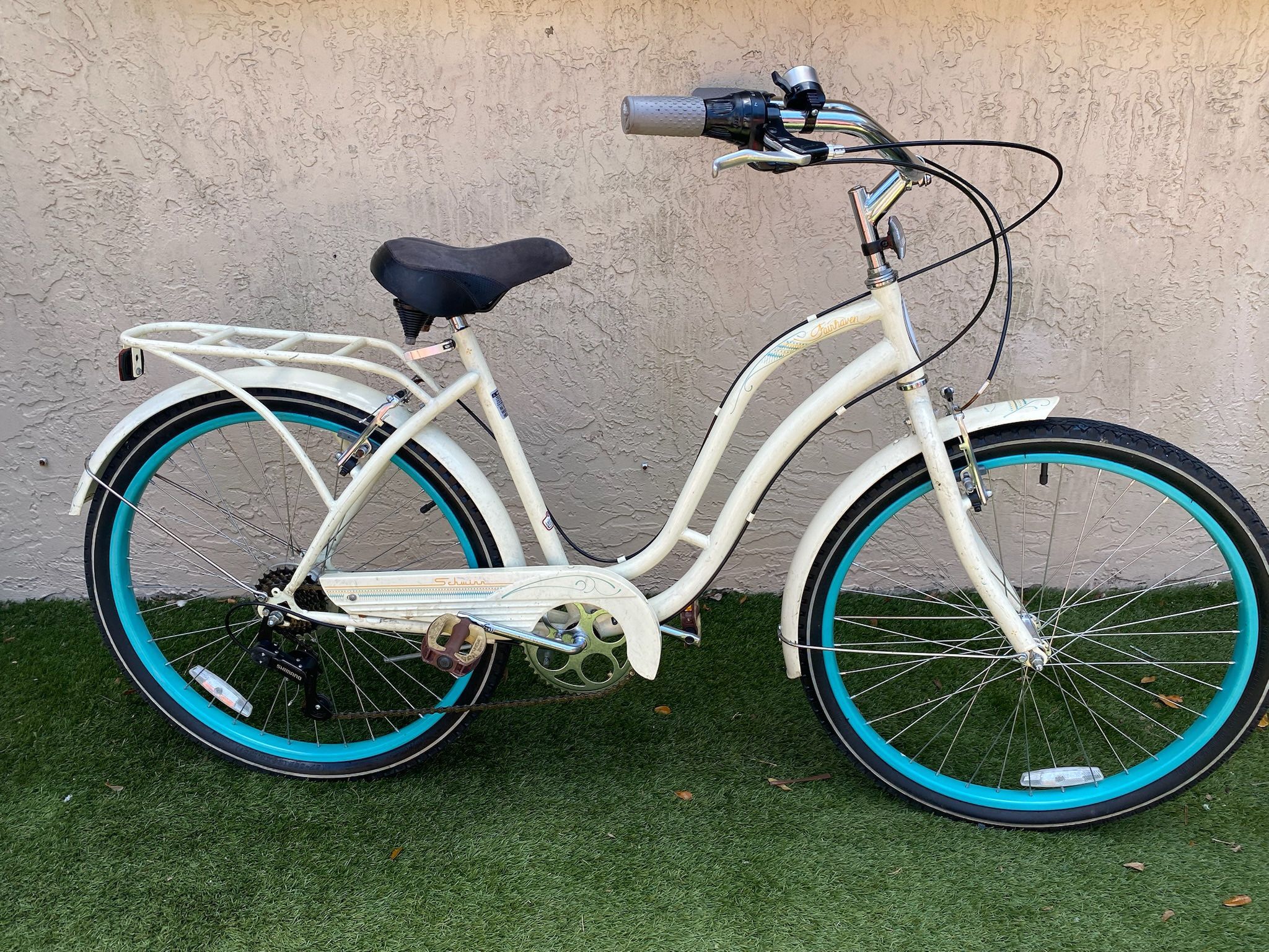 Schwinn Fairhaven - 26-inch women's 7-speed cruiser bike - Local Delivery for a Fee - See My Items🚴