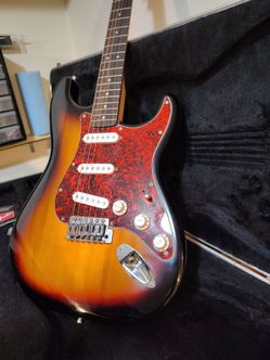 2002 Squier Strat by Fender SE W/Fender Hard case