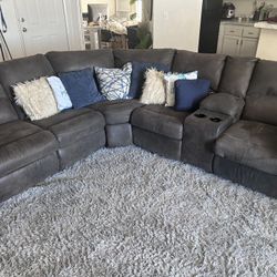 Gray Sectional W/ Recliner 