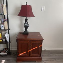 Two End Tables With Two Light Stands