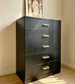 Modern Black 5 Drawer Dresser Chest