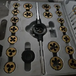Tap and die set