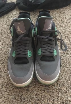 JORDAN 4s size 10.5