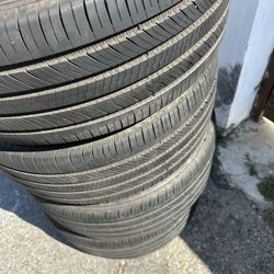 Tires 235/40/R19
