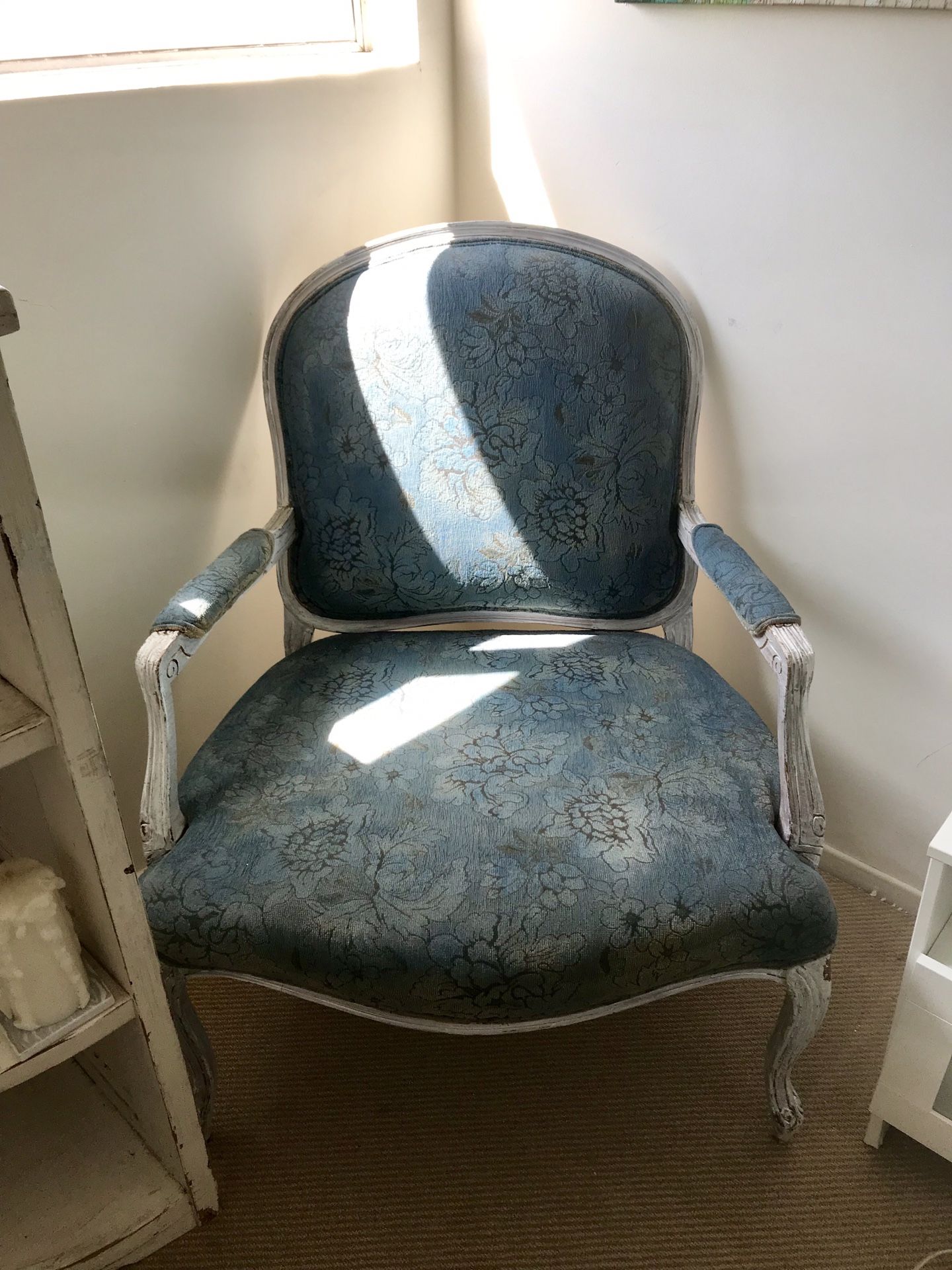 Beautiful big wood chairs with French legs very wide can fit two people very comfortable originally $500 each I have two