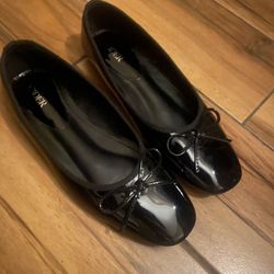 Bowknot flats size 8