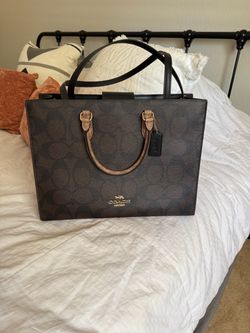 Coach Signature Maggie Tote