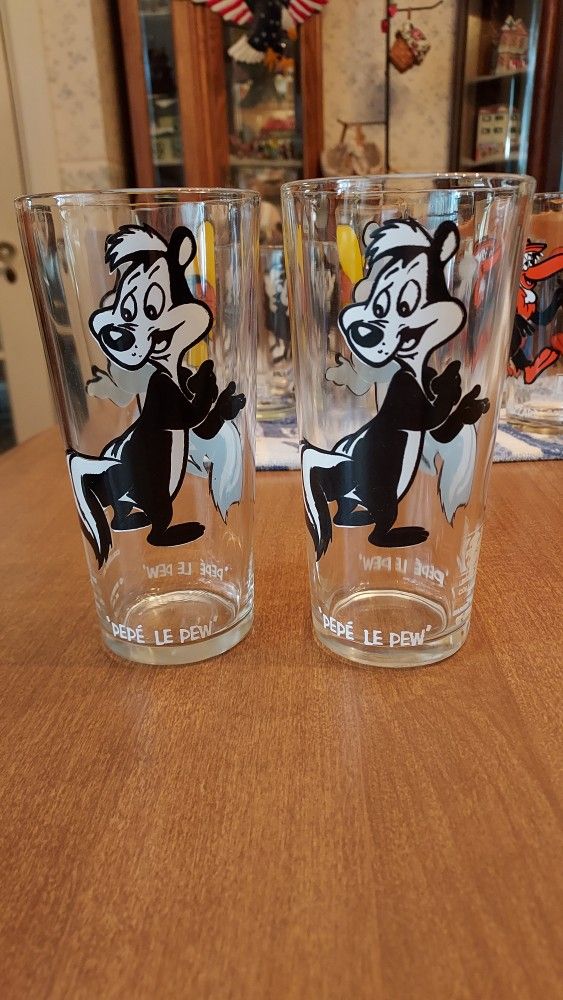 Vintage 1970's Pepsi Collectable Pepe Le Pew Glasses