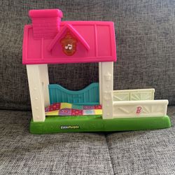 Fisher Price Little People HORSE PONY STABLE FARM for HORSE Lights Music