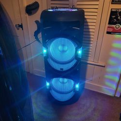 Edison Party System  includes (2) 15” woofers, LED woofer lighting and playback from Bluetooth, USB, SD card or FM radio With 6000 Watts  