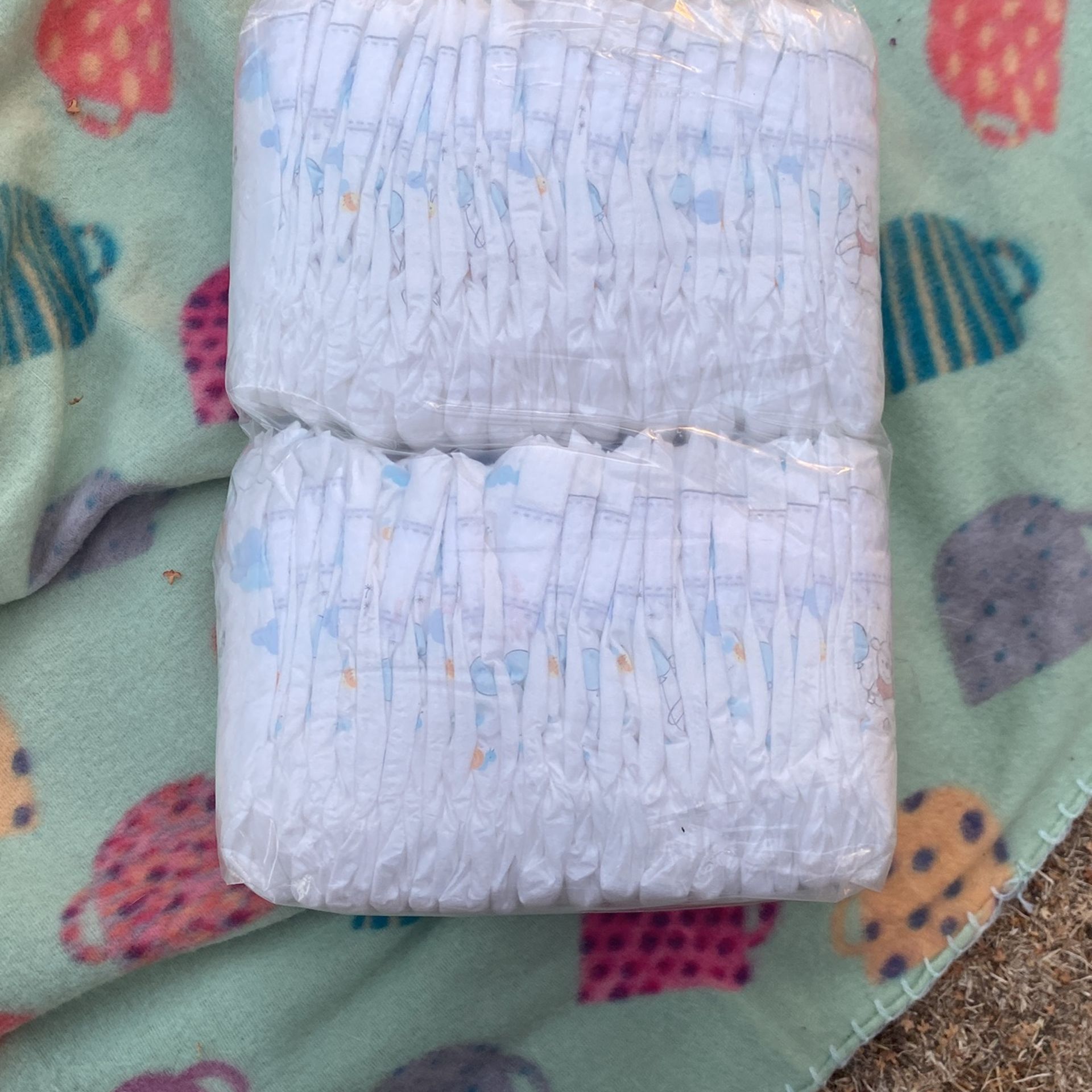 40 Newborn Diapers Huggies