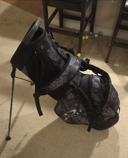 Oakley Golf 18 Stand $290 Lightweight Golf Carry Bag "City Blackout Edition"