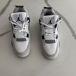Military Jordan 4s 