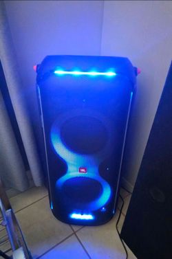 Jbl 710  $700. Semi new only use few times