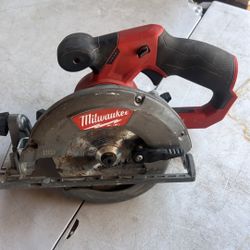 Milwaukee Circular Saw 