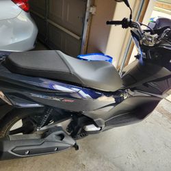 Honda PCX 150 Scooter