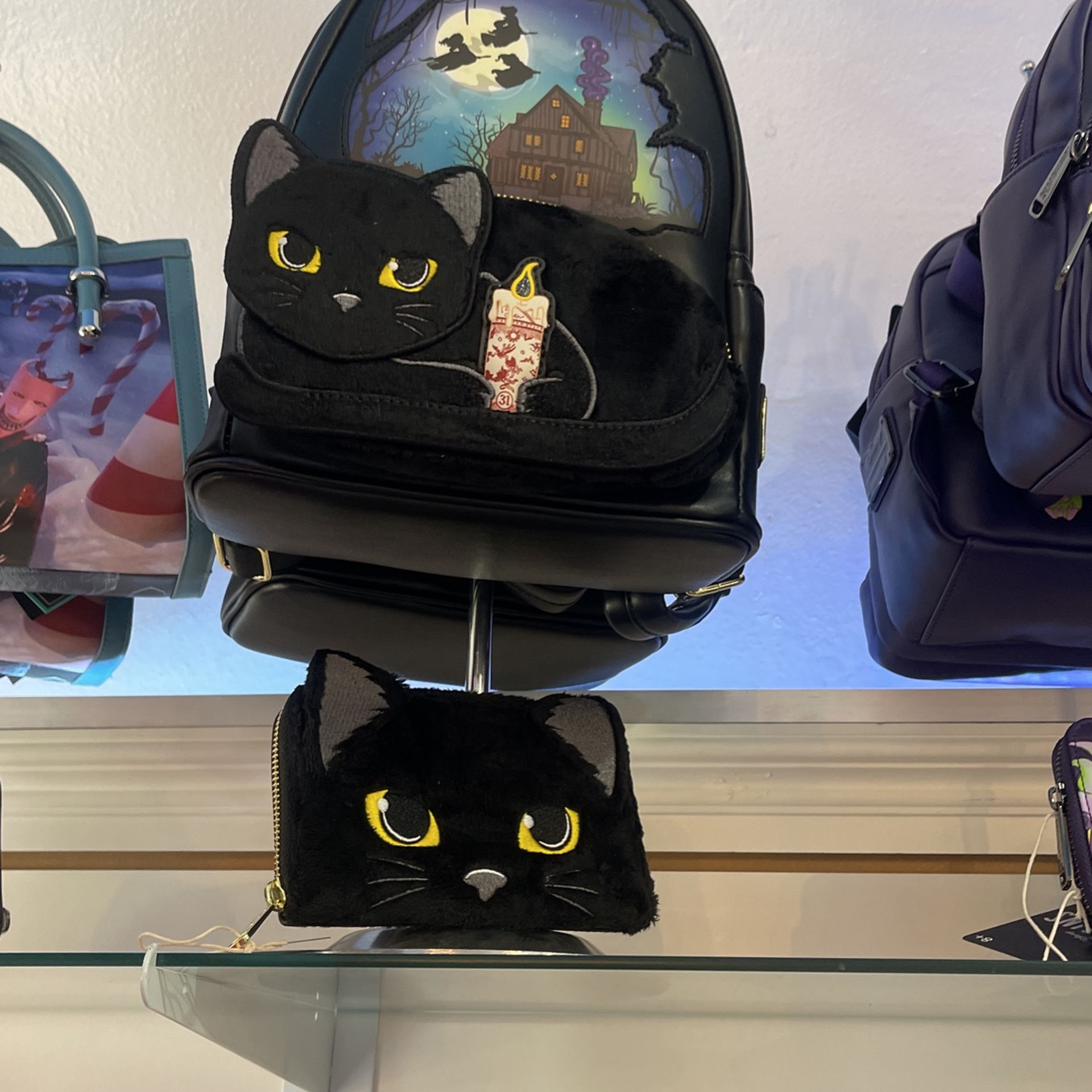 Hocus Pocos Thackery Binx Loungefly Backpack And Wallet