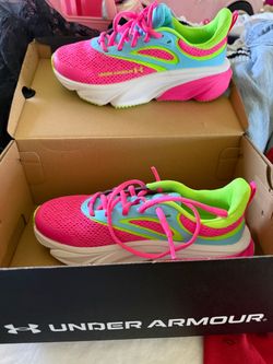 Under Armour Shoes - Girls size 3.5