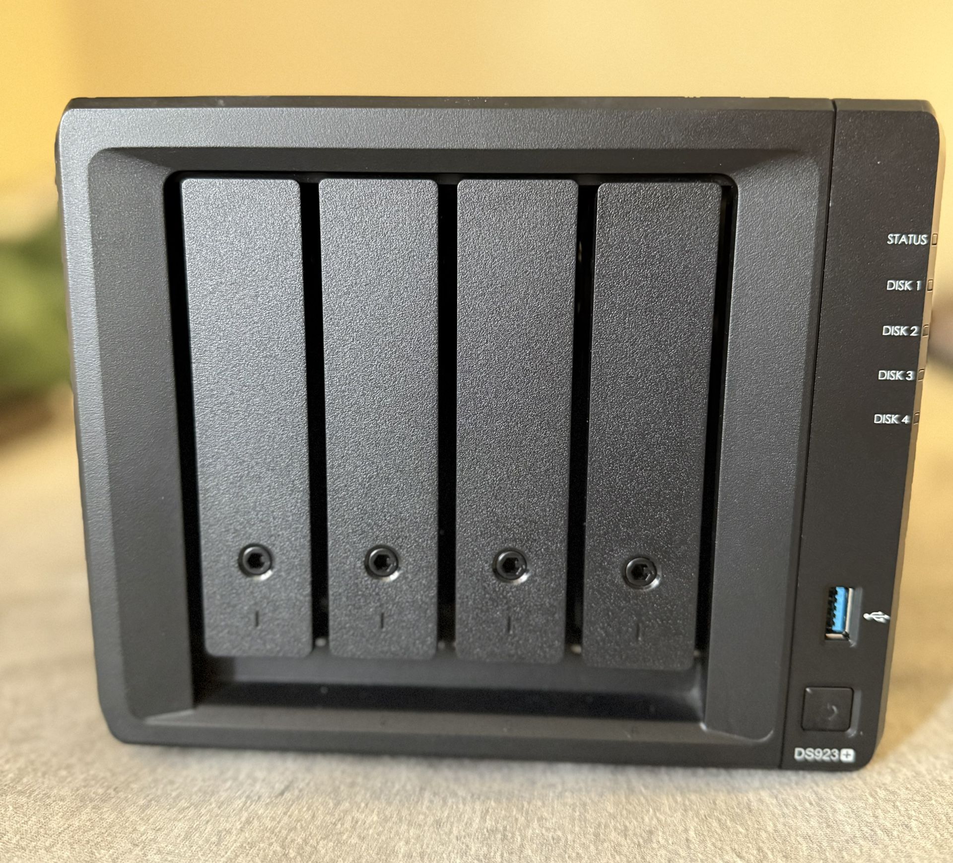 Synology DS923+ 12TB SSD + 32GB RAM 