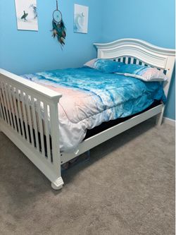 Full bed and dresser