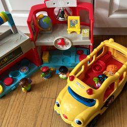  $18 set Fisher Price Little People school +bus, +6 LP figures