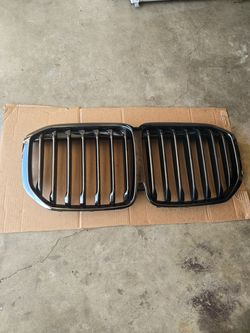 2019-2020 BMW  X7 G07 FRONT UPPER GRILLE OEM