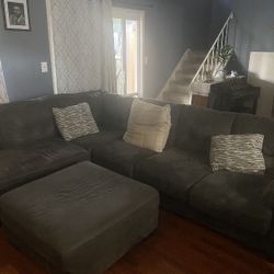 Sectional Couches w/ Ottoman