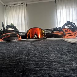 Snow Board With Bag And Goggles. 