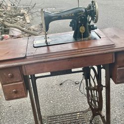 Antique Singer Sewing Machine 1939 