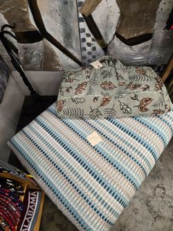 Large Ottoman on wheels