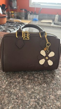 Lee purse