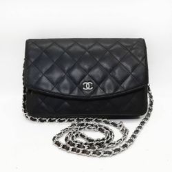 𝐂𝐇𝐀𝐍𝐄𝐋   Lambskin Long Wallet Chain Wallet