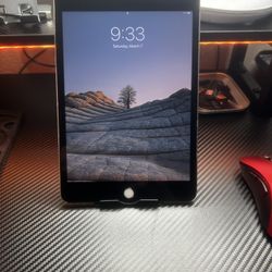 iPad Mini 5 (2019) – 64GB Wi-Fi – Silver – New Screen & Battery