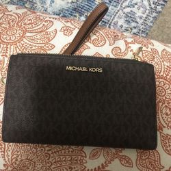 EUC Michael Kors Double Zip Wallet Wristlet 