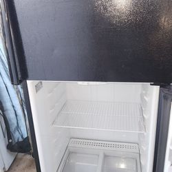 General Electric Fridge Apt Size 30 By 67 High 