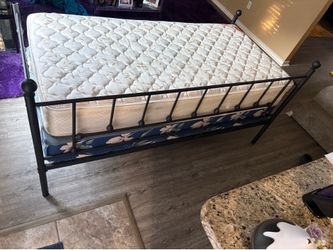 Twin Daybed with two mattresses