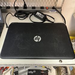 HP Notebook laptop 💻 Model 15-F211WM Celeron N2840 2.16GHz 8GB  60gb SSD  Win 10 Pro Touchscreen 