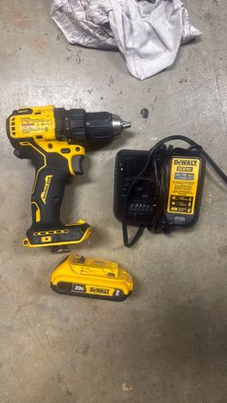Dewalt  drill with charger and battery