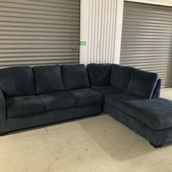 2pc Sectional & Recliner