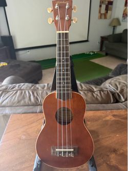 Mitchell Ukulele MU40NT