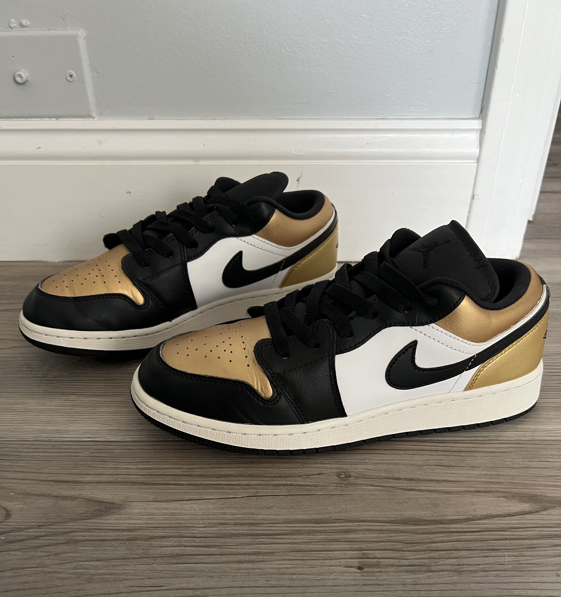 Jordan LOW 1s ' Gold Toes '