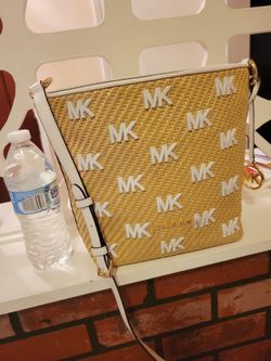 Michael Kors Purse / Crossbody 