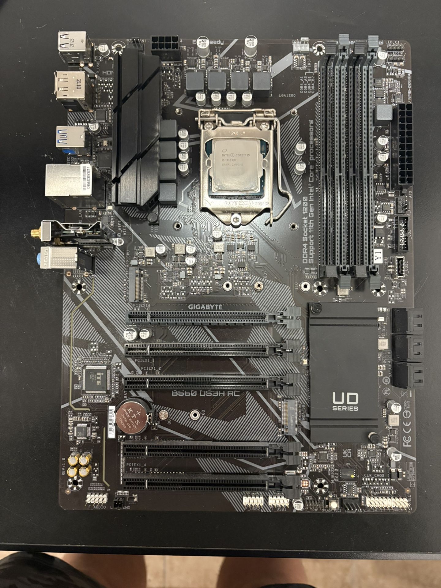 Stock fan and Gigabyte B560 DS3H AC Intel LGA 1200 DDR4 ATX Motherboard with Intel® Core™ i5-11400F Desktop Processor 6 Cores up to 4.4 GHz LGA1200